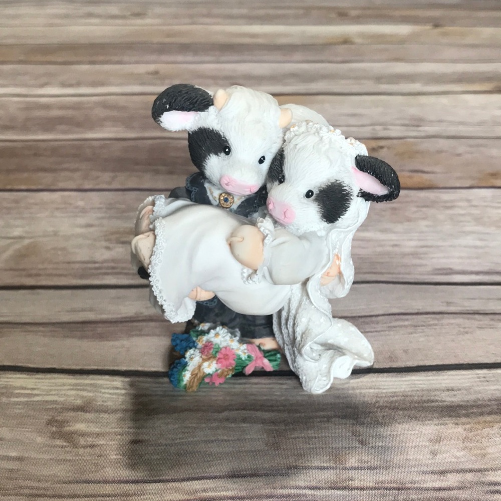 Mary’s Moo Moos Bride & Groom